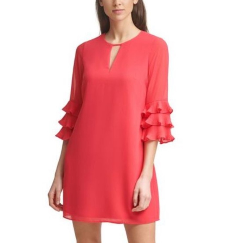 Vince Camuto Chiffon Float Dress with Pleated Flutter Sleeves in Coral. Size 6.